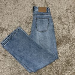 Middle-Waisted Straight Jeans