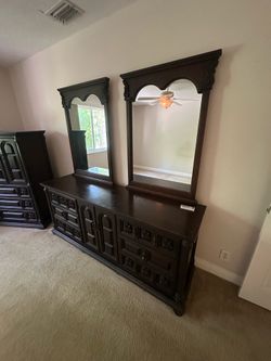 Bedroom drawer with mirror and chest. Office desk.