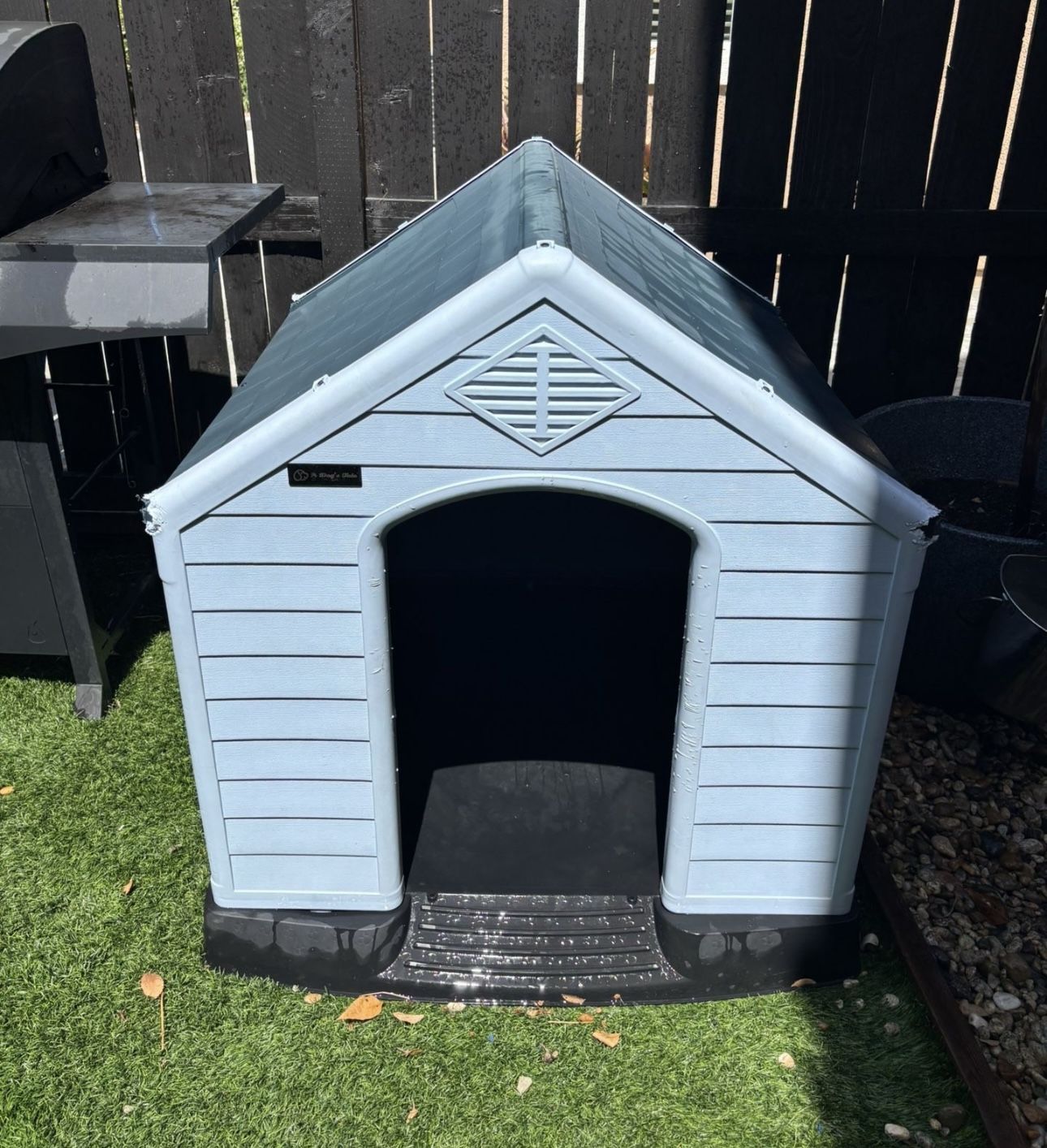 LEMBERI Durable Waterproof Plastic Large Dog House Outside