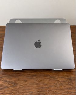 Apple Macbook Pro 13” - M2, 2022, 8GB, 256GB SSD - Mouse + Keyboard Issue