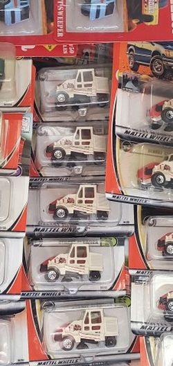 MATCHBOX TONKA RACING CHAMPIONS JOHNNY LIGHTNING MAISTO