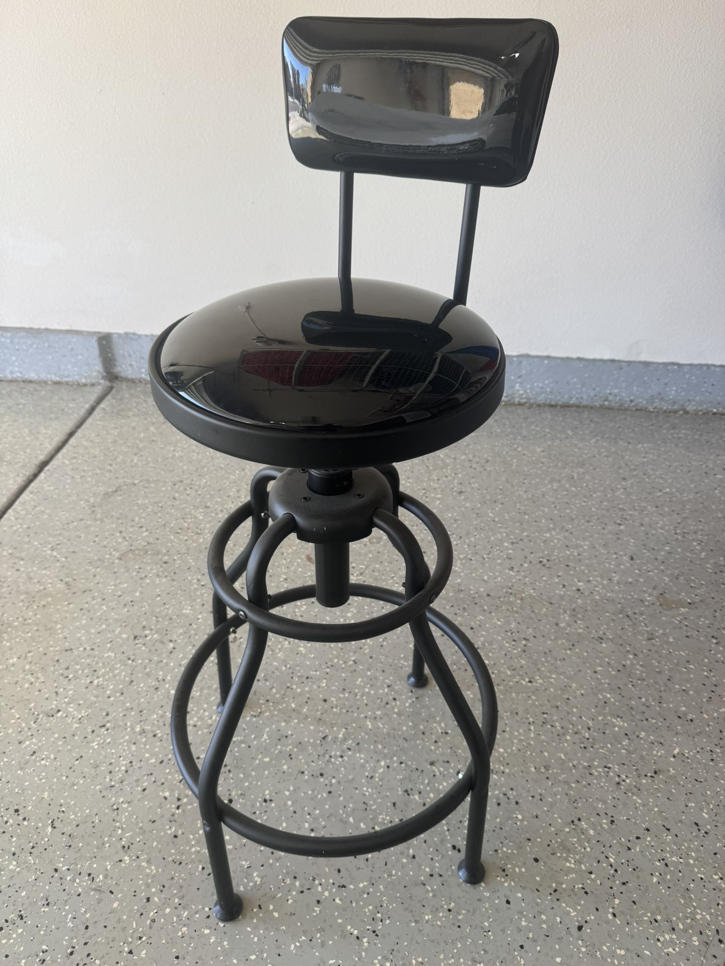 PITTSBURGH Adjustable Shop Stool with Backrest