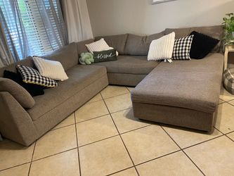 Sectional couch