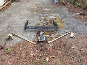 Easy lift hitch