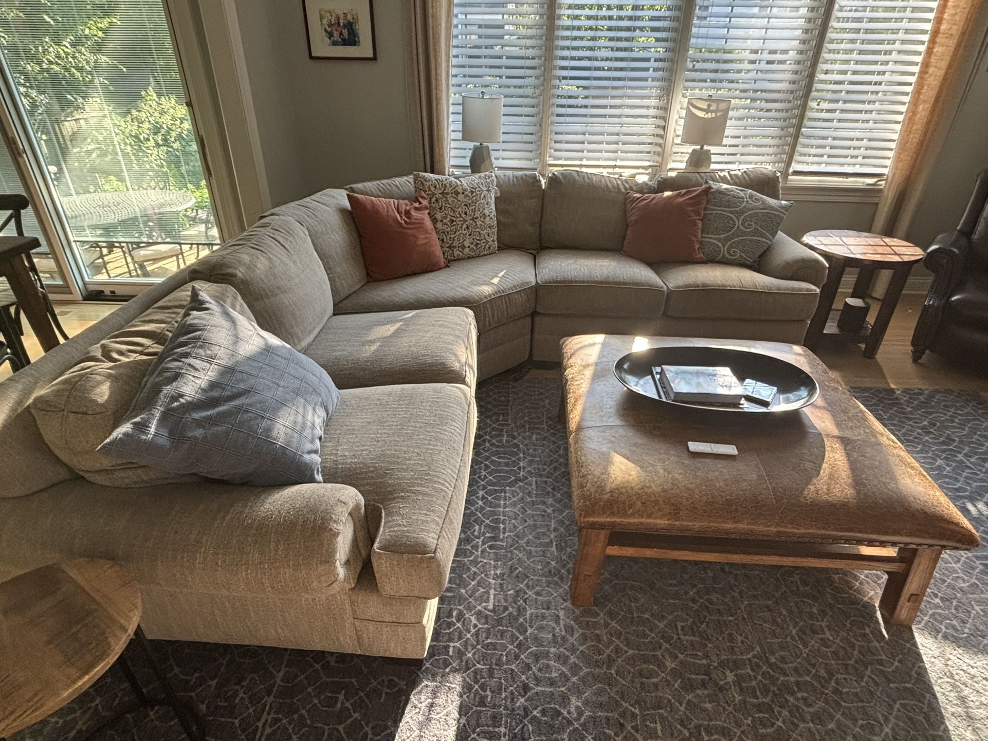 3 Piece Sectional - Walter e Smithe