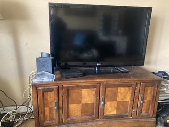 Un Vonito Muebles Con Tele Solo  Semiusado