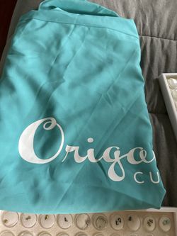Origami Owl Tablecloth And Charms 