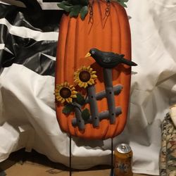 New- Metal 3-D Fall Yard, Garden, Porch, Wall Decoration     $8