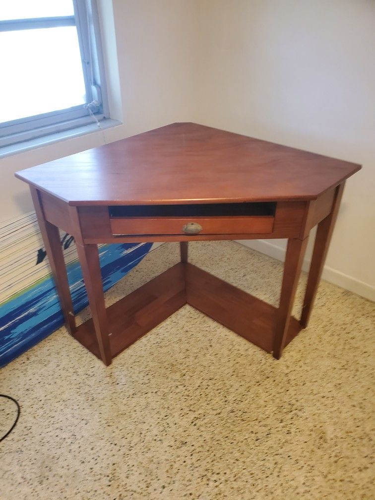 Corner Writing / Computer Desk