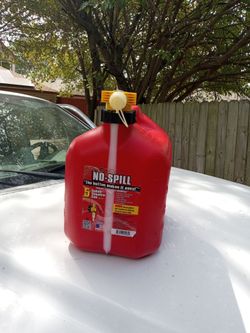 5 gallon no spill gas can