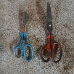  2 Vintage Roberts Carpet Scissors Shears & Duck Bill Scissors Shears
