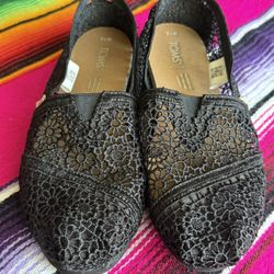 Tom's - Women's Slip On. 