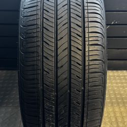 #322 One LikeNew Tire Kumho 215/55/17 94v 