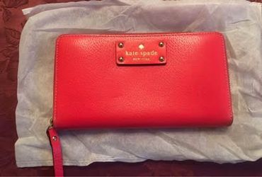 Kate Spade Continental wallet in a pretty poppy pink/red with pink interior $25