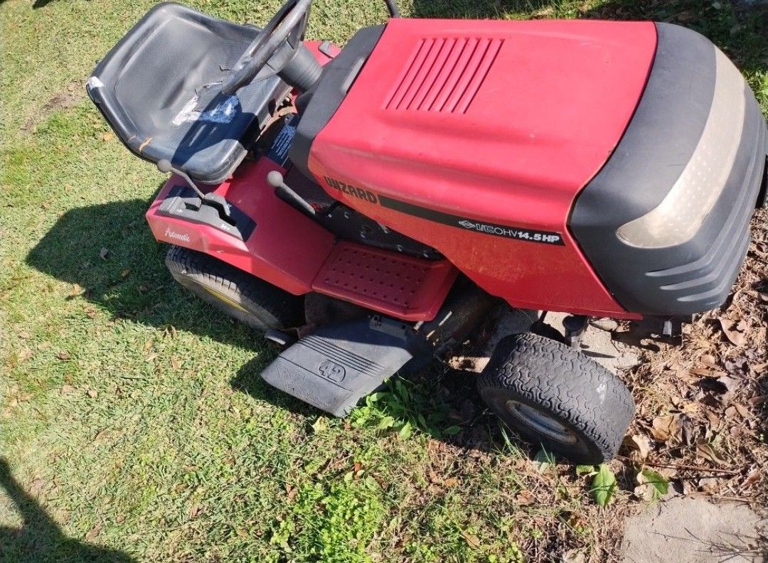 Riding lawn mower 42-in read ad