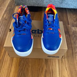 Brand New Reebok Sneakers Never Worn (size 5)