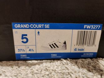 Grand Court SE Adidas Size 5 Youth