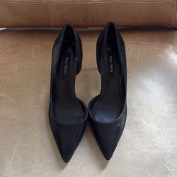 Black patterned heel