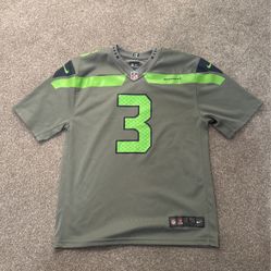 Russell Wilson Youth Large Jersey