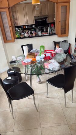 Dining table and 6 chairs dining set