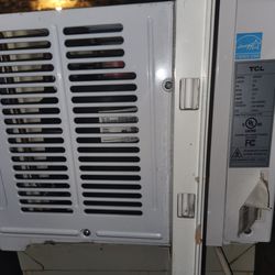 TCL Window AIR-CONDITIONER 6000btu With REMOTE CONTROL