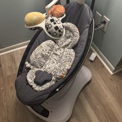 Mama Roo Swing & Bassinet Set 