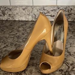 Michael by Michael Kors, Tan patent leather stiletto heels size 8 