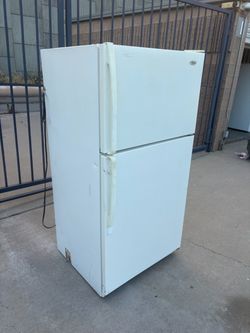 Whirlpool Top-Freezer Refrigerator White