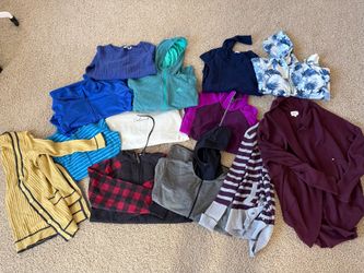 Lot of wormens clothes