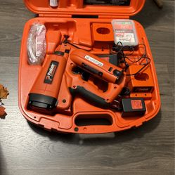 Paslode Cordless 16 Gauge Angled Finish Nailer
