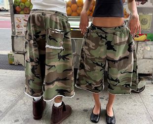 Zicmade camo 3/4 sweat shorts size. Xl brand new
