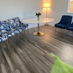 Dining Table With 6 Chairs Like New