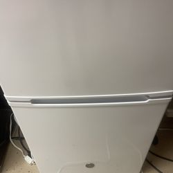 G.E Mini Top And Bottom . With Freezer 