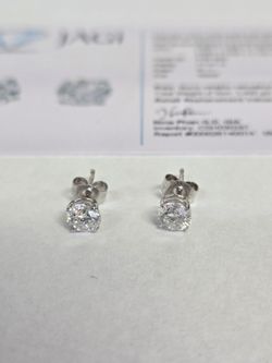 14kt White Gold Natural Diamond Stud Earrings