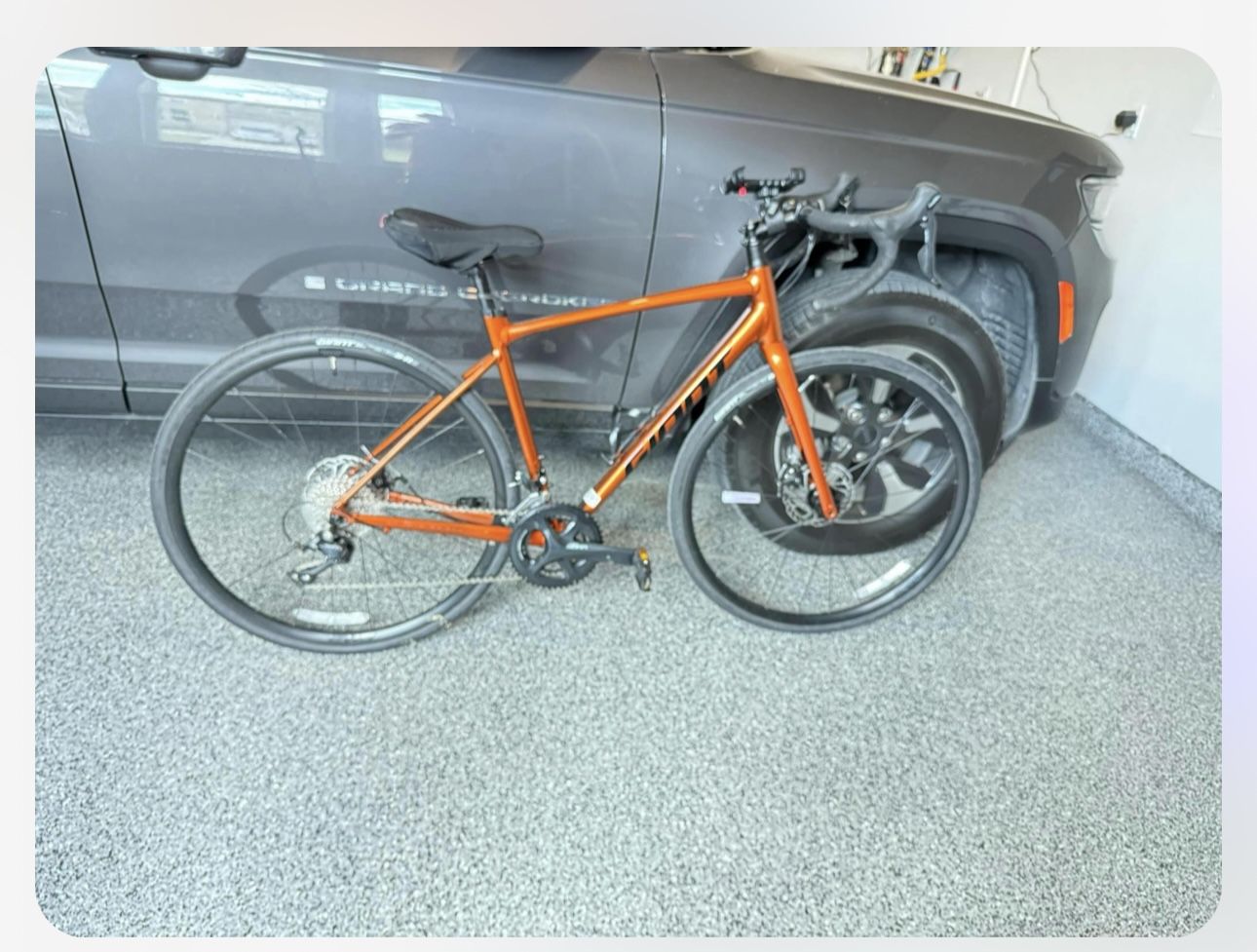 Giant Contender Road Bike Like New 