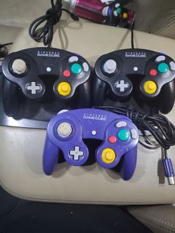 3 Authentic  OEM GameCube Controllers good condition and Working Perfectly