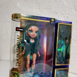 Rainbow High Jewel Richie Emerald Green Fashion Doll with Vitiligo Collection

