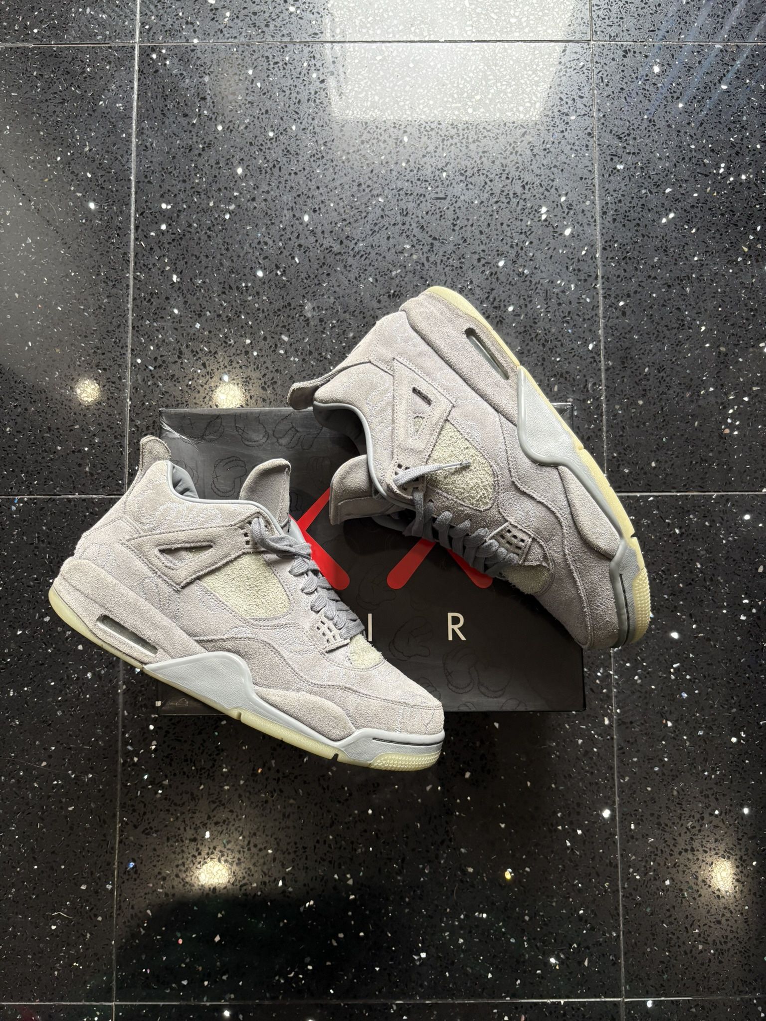 Jordan 4 Grey Kaws Sz 10.5