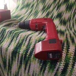 12 Volt Milwaukee Drill And Battery Charger 