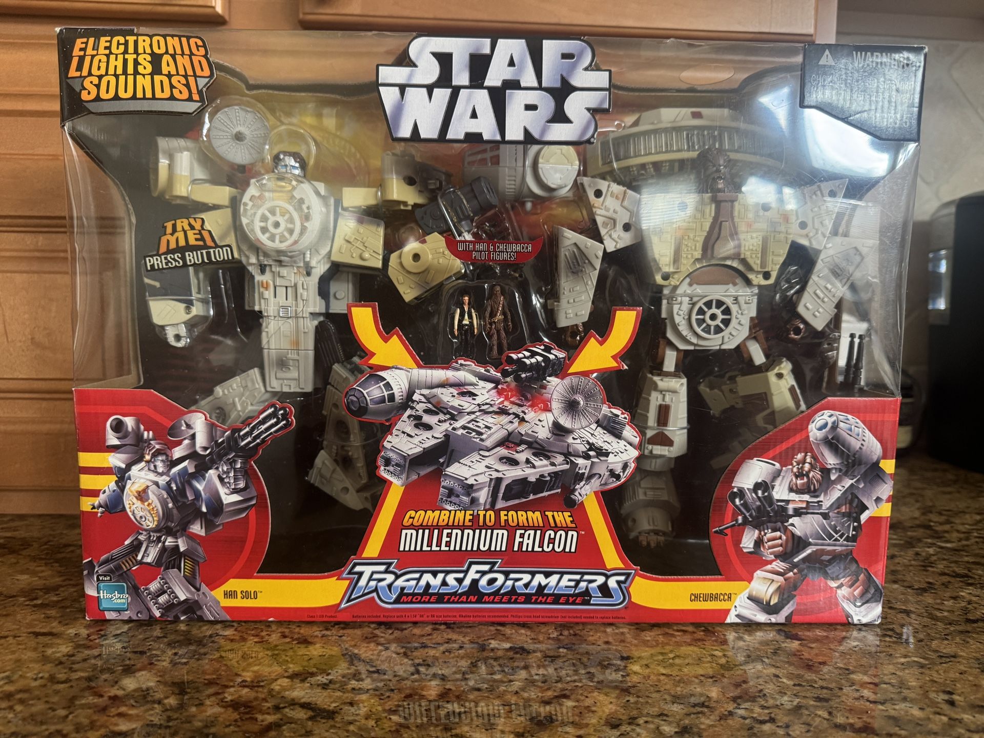 Star Wars MILLENNIUM FALCON New In Box 2006