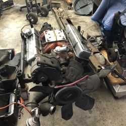 383 Chevy Small Block W Tranny 