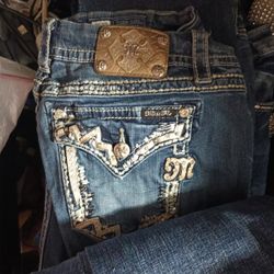 Women's MISS ME JEANS SIZE 34, BUT ONE PAIR IS 32.. ASKING 120 FOR ALL 5 ARE 30 A PAIR 