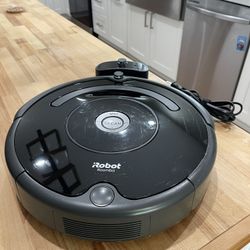 iRobot Roomba 675 Vacuum Robot 