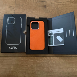 ALMA Alcantara Iphone 15 Pro case orange