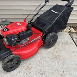 Power Smart Push Gas  Mower 144cc Engine With Bag Like New. 21” Cutting Width.
