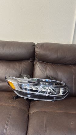 2018-2022 Honda Accord Sedan Passenger Side Headlight OEM