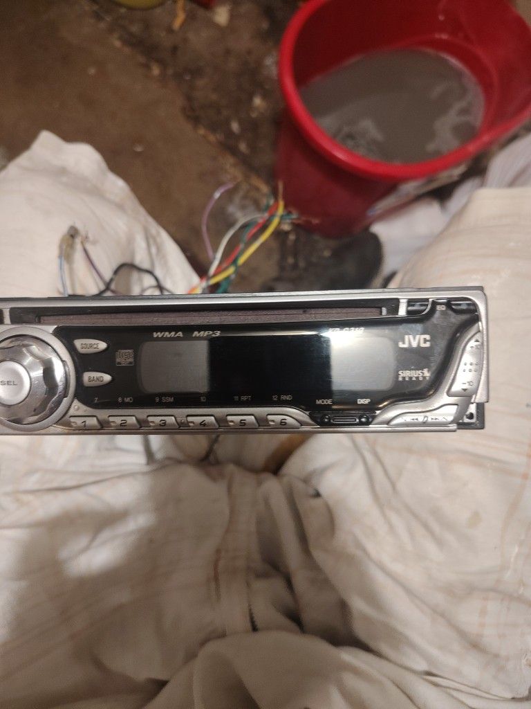 JVC STEREO AND CAR DVD PLAYER