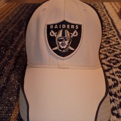 Vintage Reebok NFL Licensed Oakland Raiders 