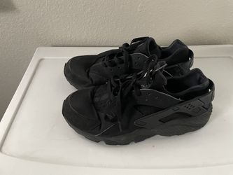 Black Huaraches Size 10