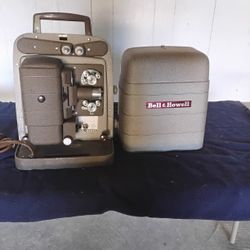 Bell And Howell 8mm Movie Projector.   Model 253